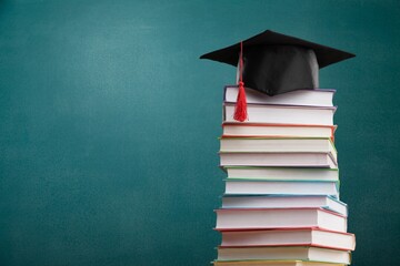 女生成考大专学什么专业好 怎么选择