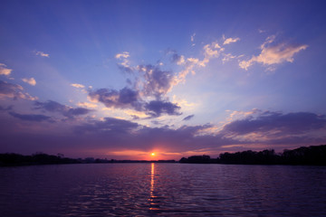 企业做决策要考虑什么